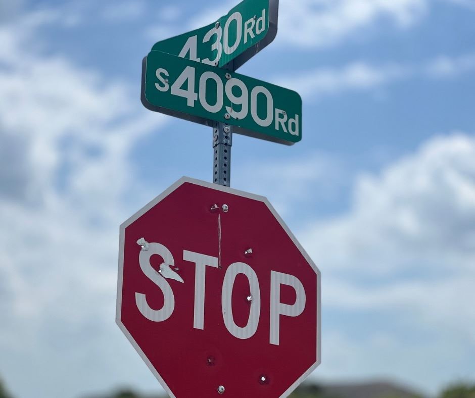 Stop Sign, red and green colors